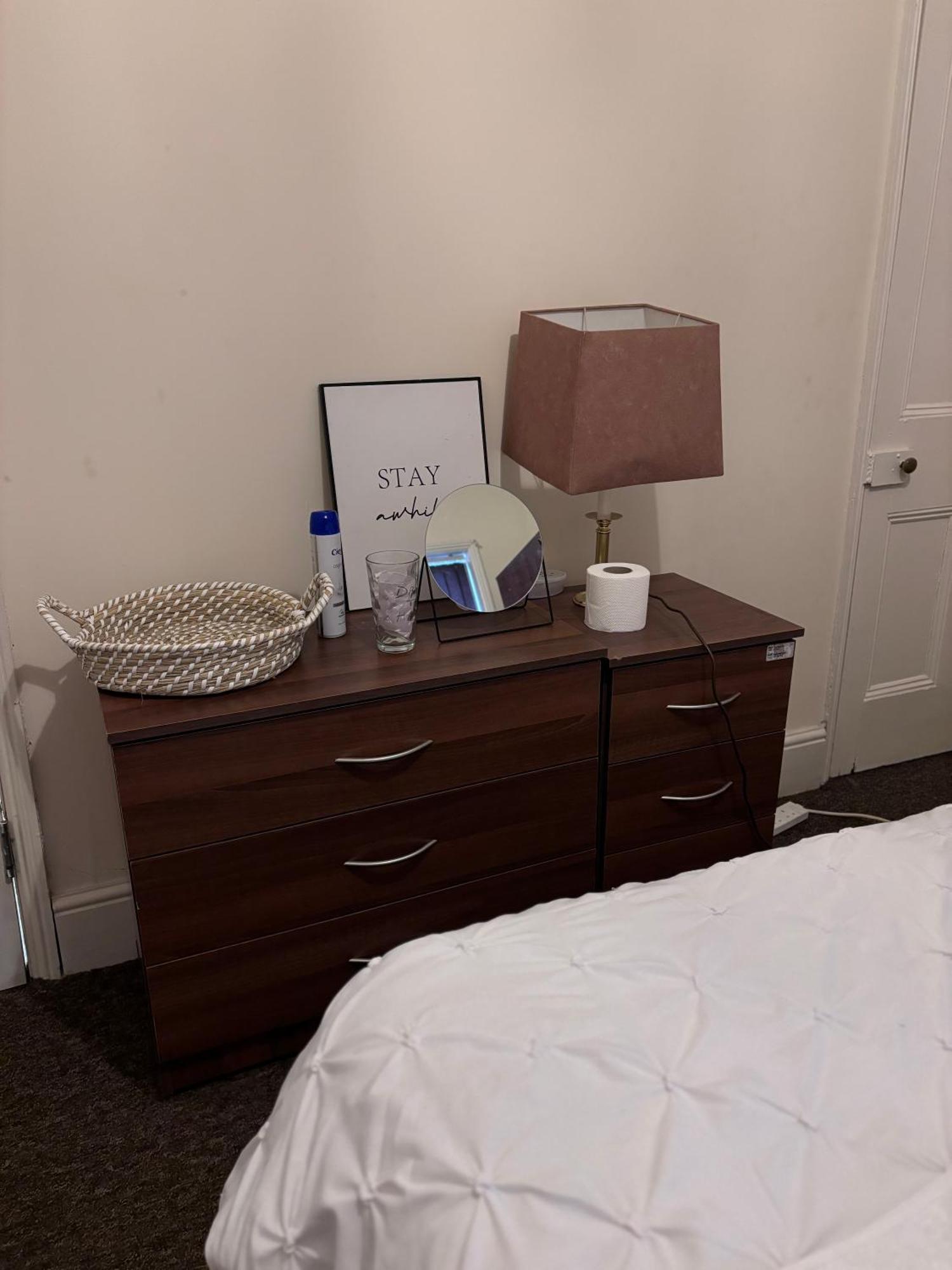 Lovely Room Within 5 Mins Walk To Stoke Train Station With Double And Single Room Eksteriør bilde
