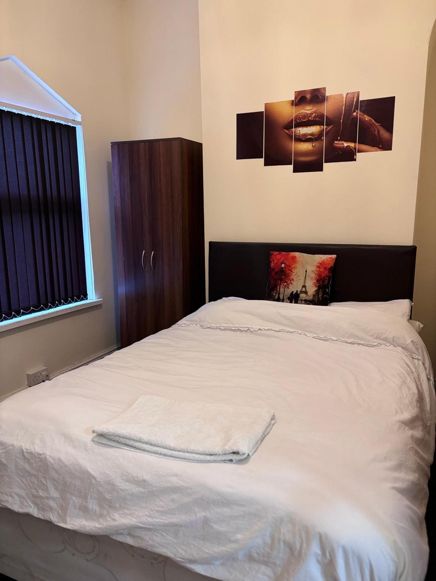 Lovely Room Within 5 Mins Walk To Stoke Train Station With Double And Single Room Eksteriør bilde