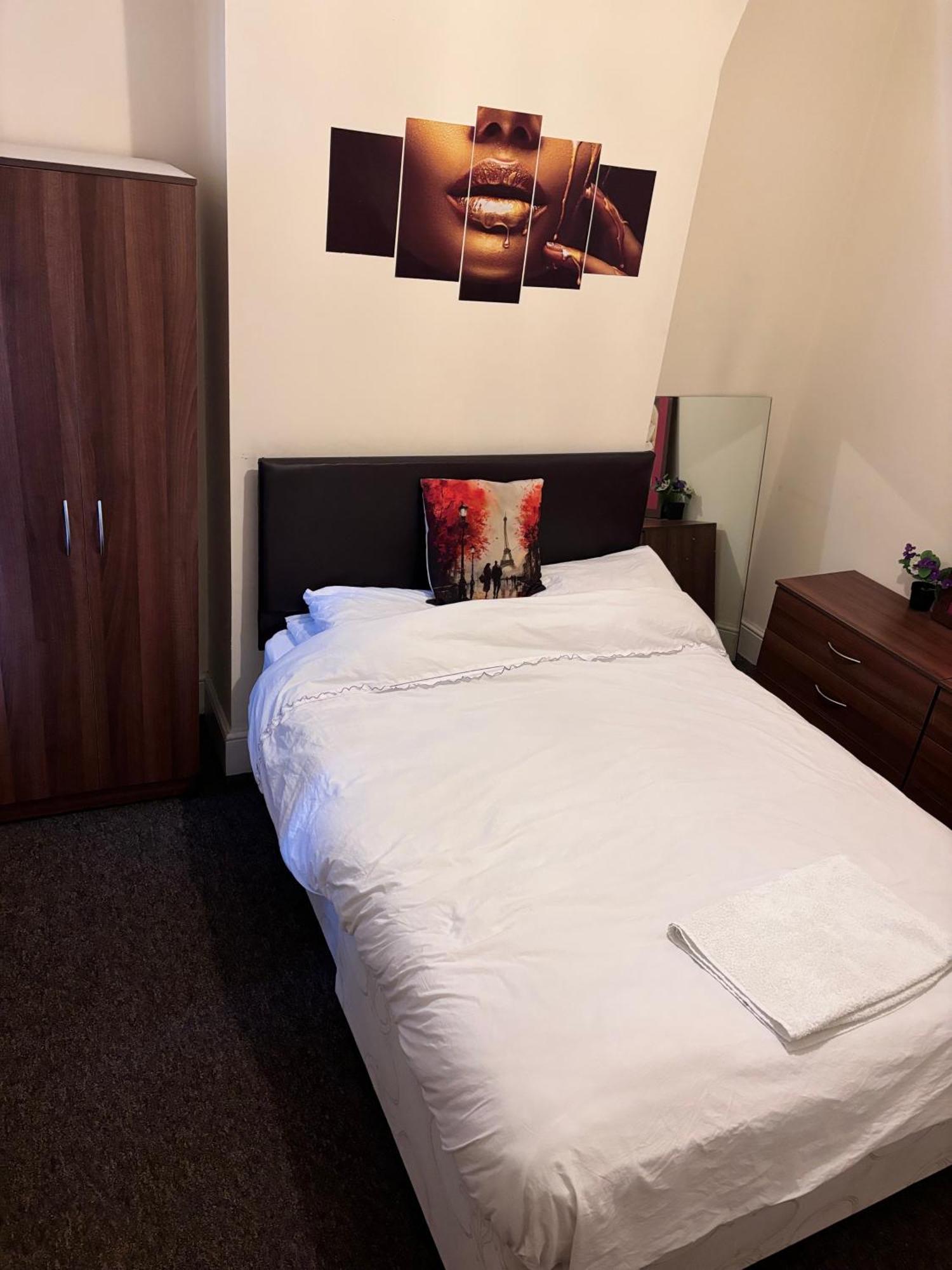 Lovely Room Within 5 Mins Walk To Stoke Train Station With Double And Single Room Eksteriør bilde