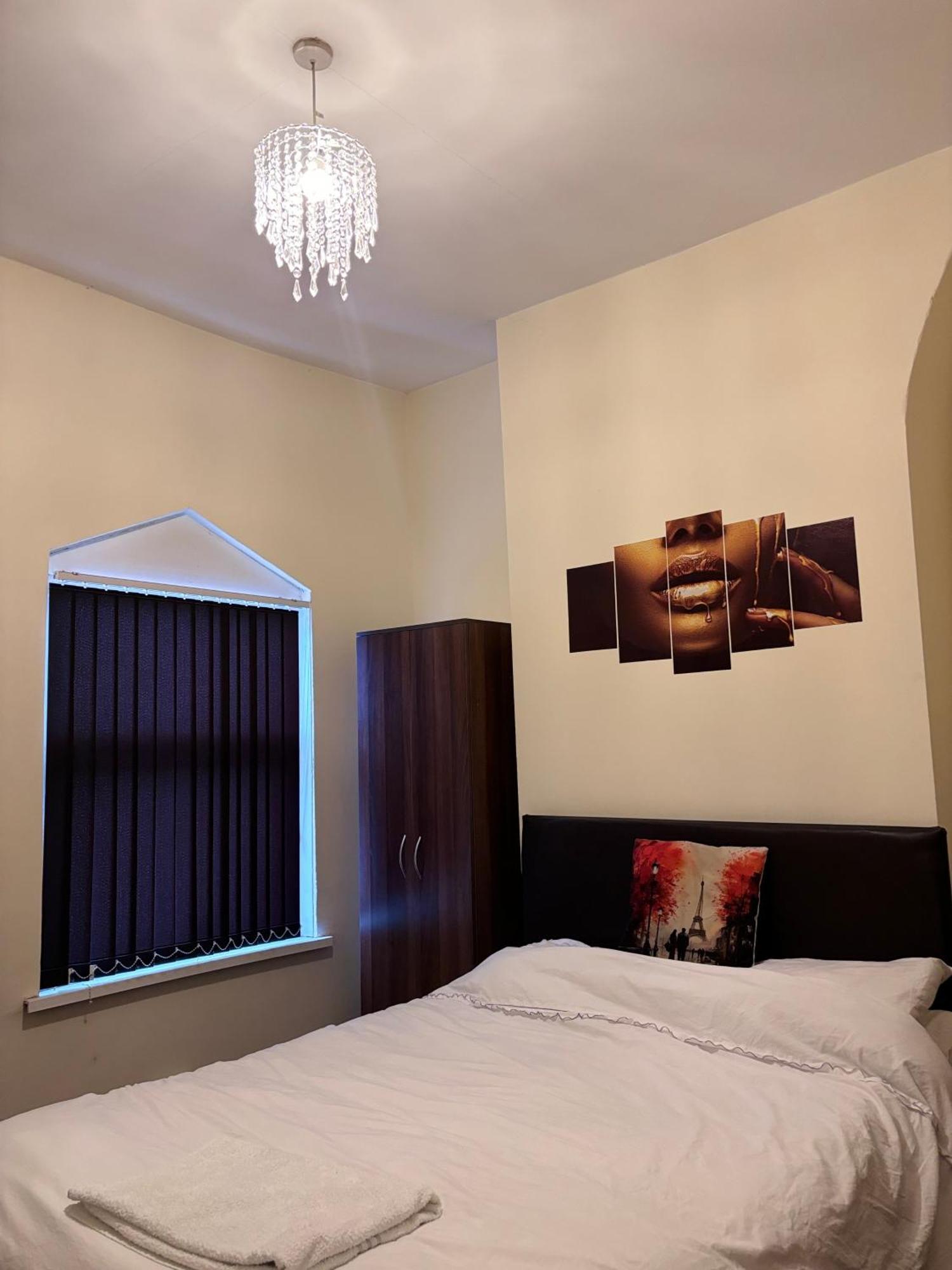 Lovely Room Within 5 Mins Walk To Stoke Train Station With Double And Single Room Eksteriør bilde