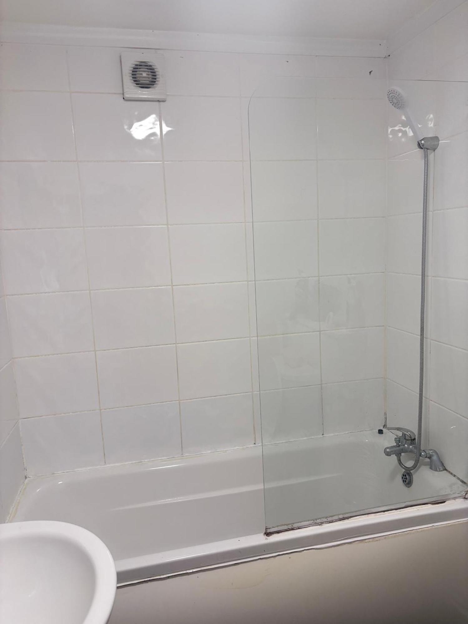 Lovely Room Within 5 Mins Walk To Stoke Train Station With Double And Single Room Eksteriør bilde